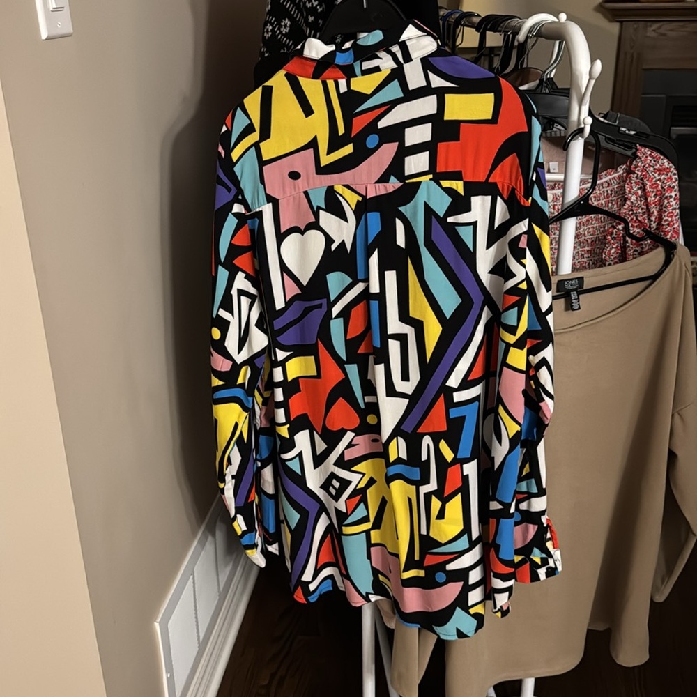 Amazon Red and Blue Casual Button Down Shirt with Geometric Pattern - Picture 3 of 5